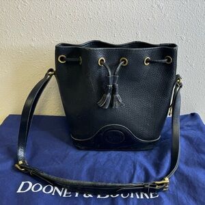 Vintage Dooney & Burke Black Leather All weather Bucket Drawstring Bag Purse